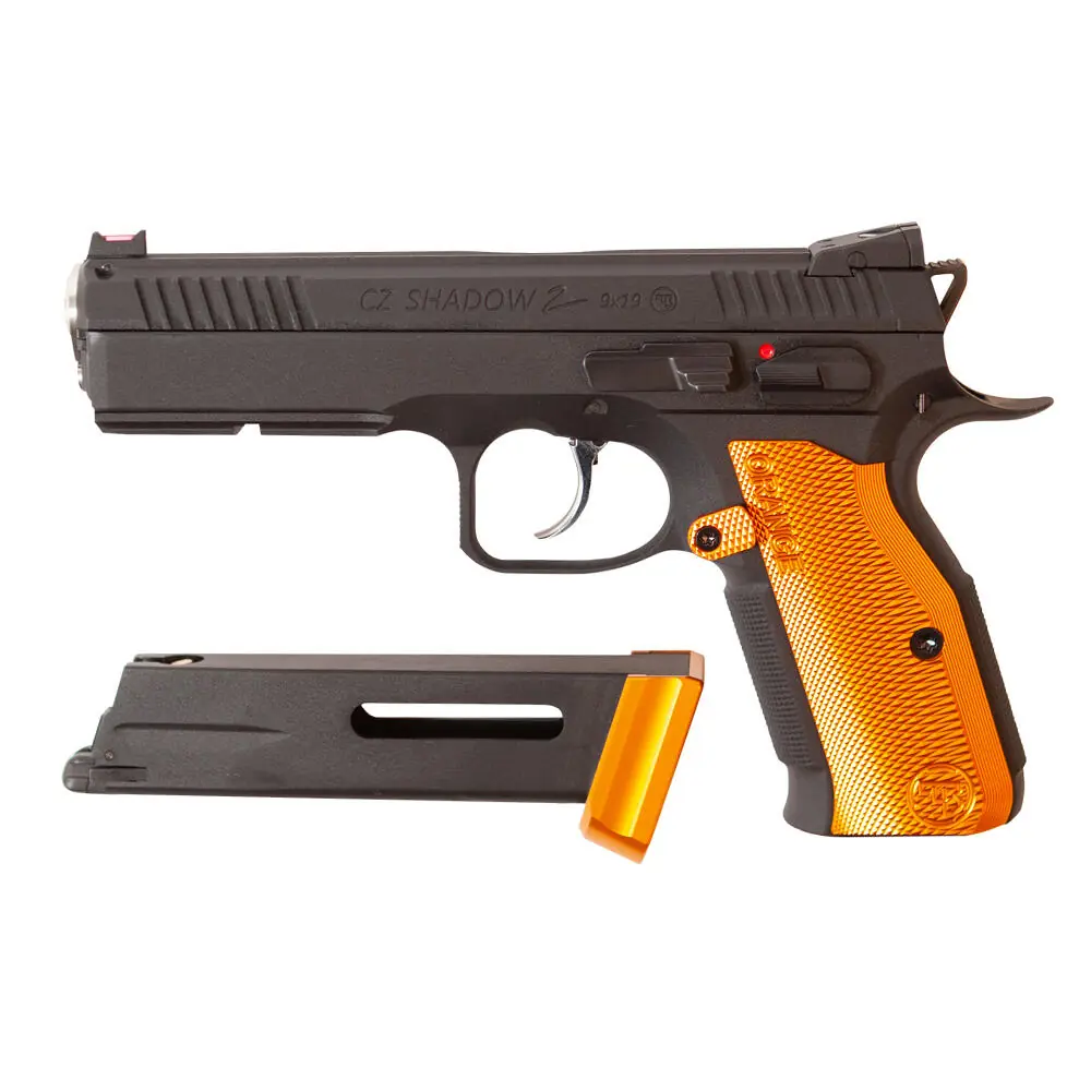 ASG CZ Shadow 2 Airsoft Pistole mit danebenliegendem CO2-Magazin
