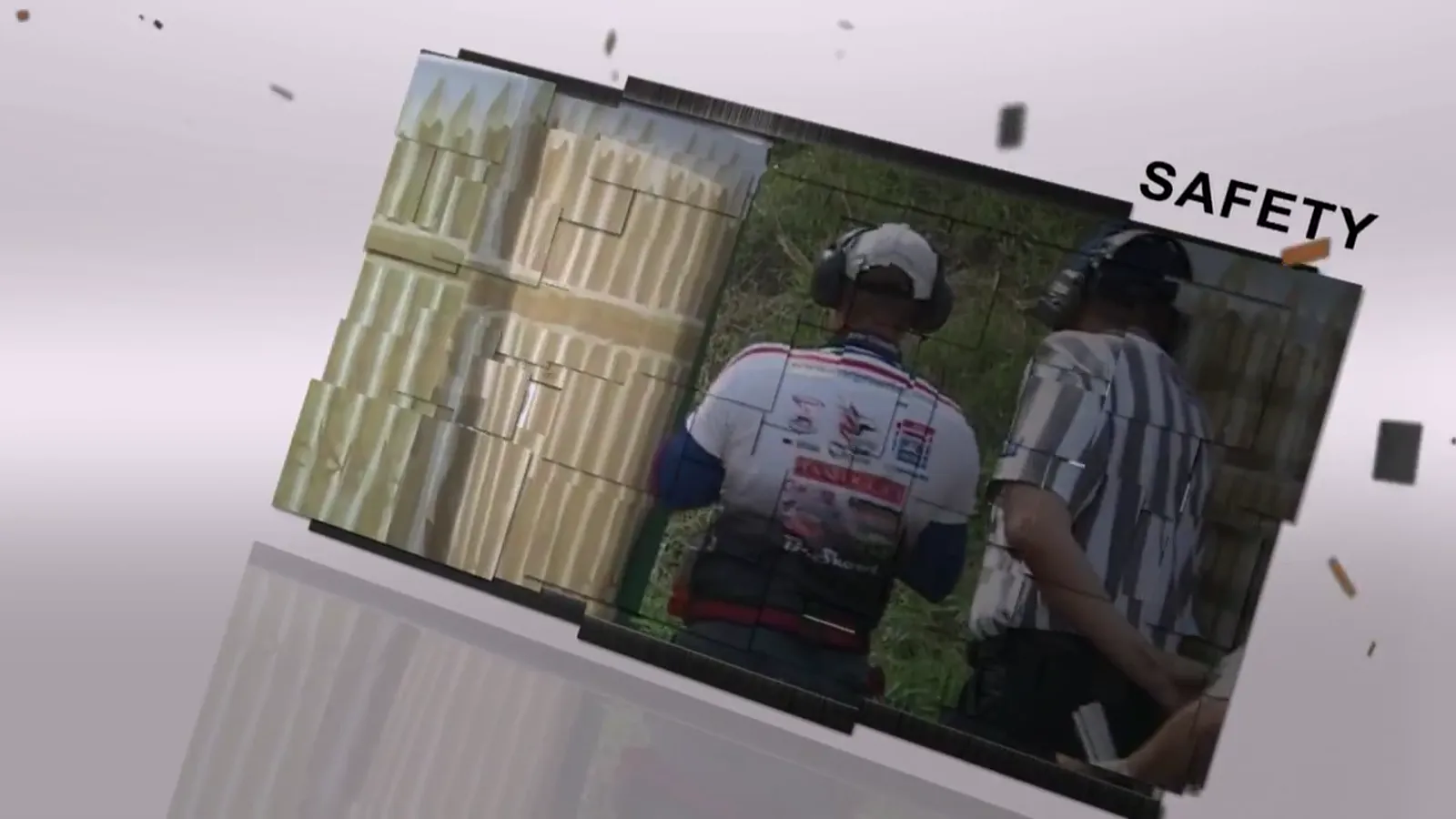 IPSC-Parcours mit Fässern und Zielen auf der Schießbahn, dynamisches Schießen im Training